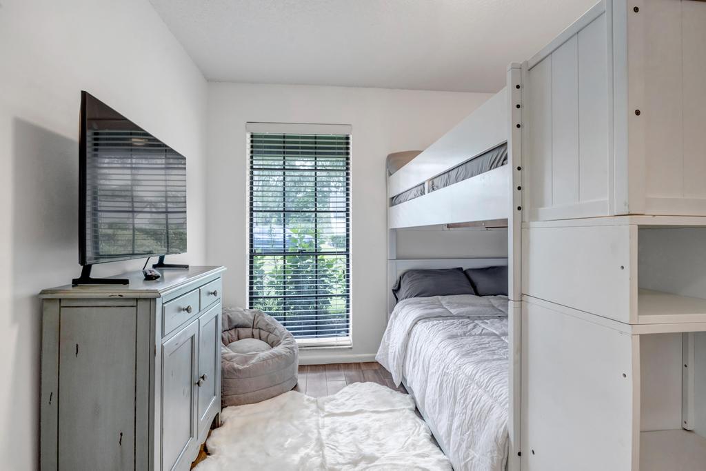 Bermuda Bungalow - 3BR stay w BBQ | Photo 26