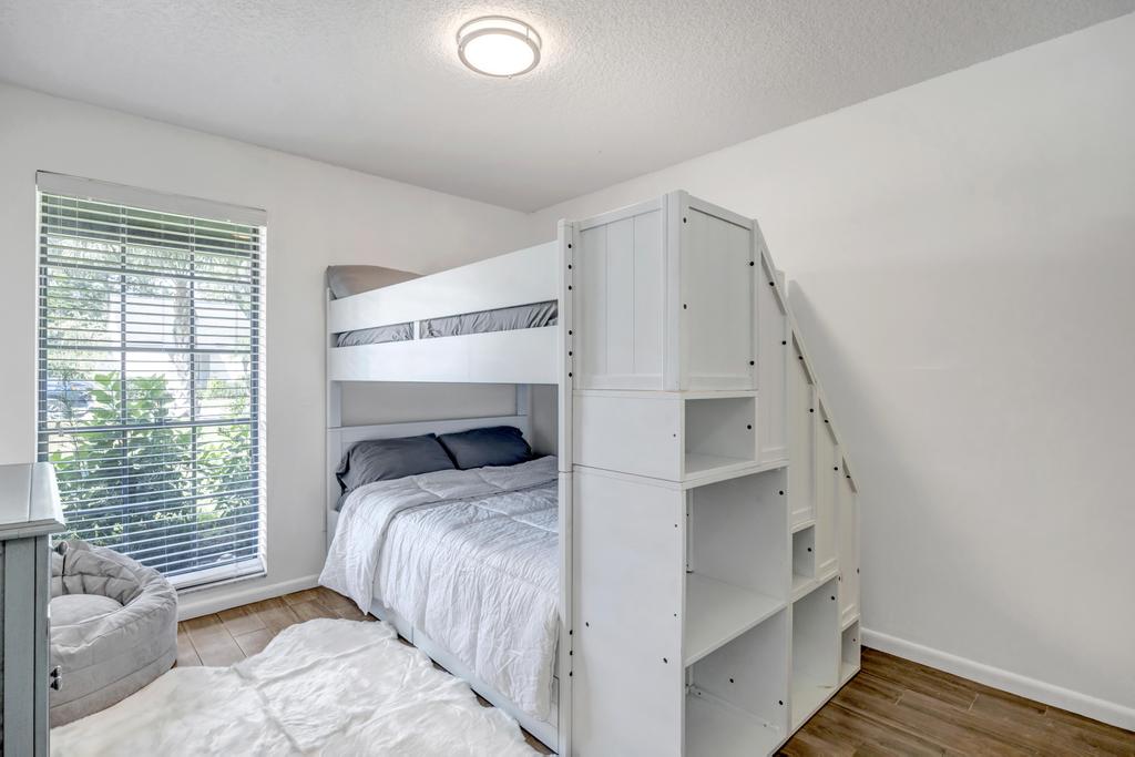 Bermuda Bungalow - 3BR stay w BBQ | Photo 24