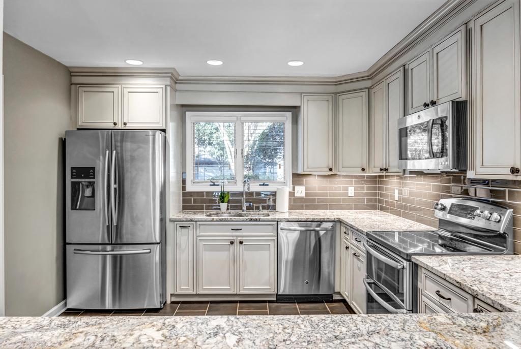 Sawgrass Serenity - Luxury retreat w pool & patio | Photo 12