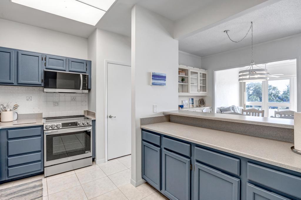 Fairway Breeze - Coastal retreat w/ pool access | Photo 21