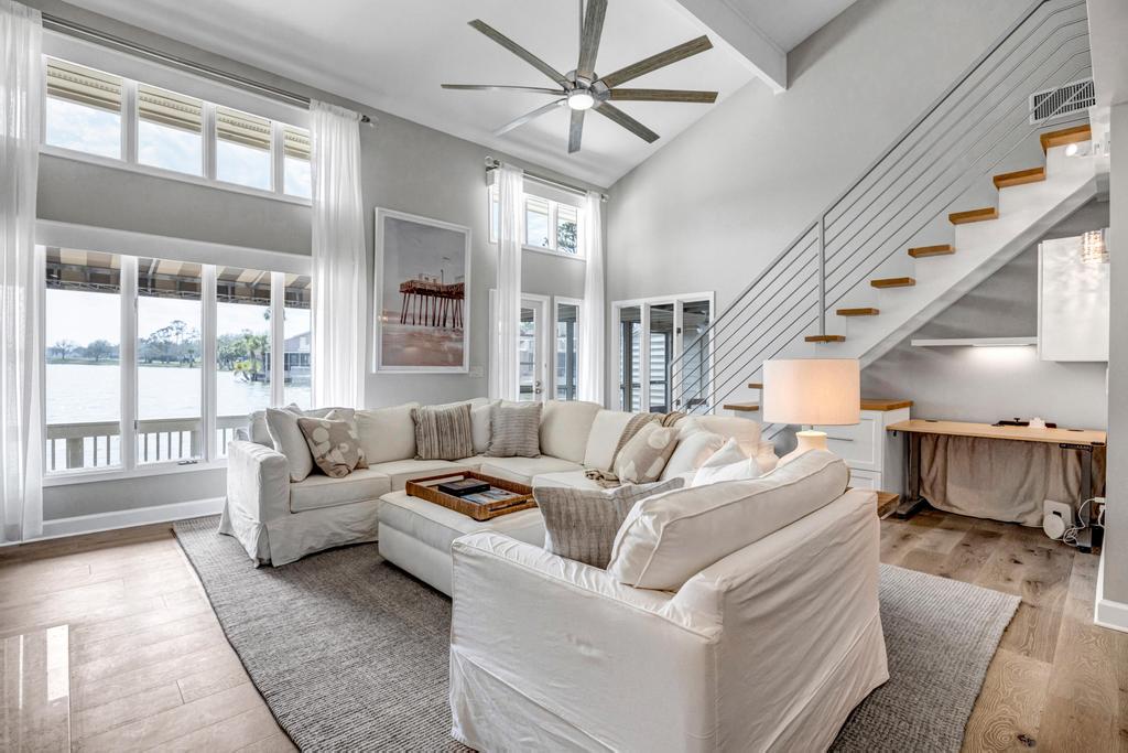 Lakeshore Luxury - Sunny condo near beach w deck | Photo 16