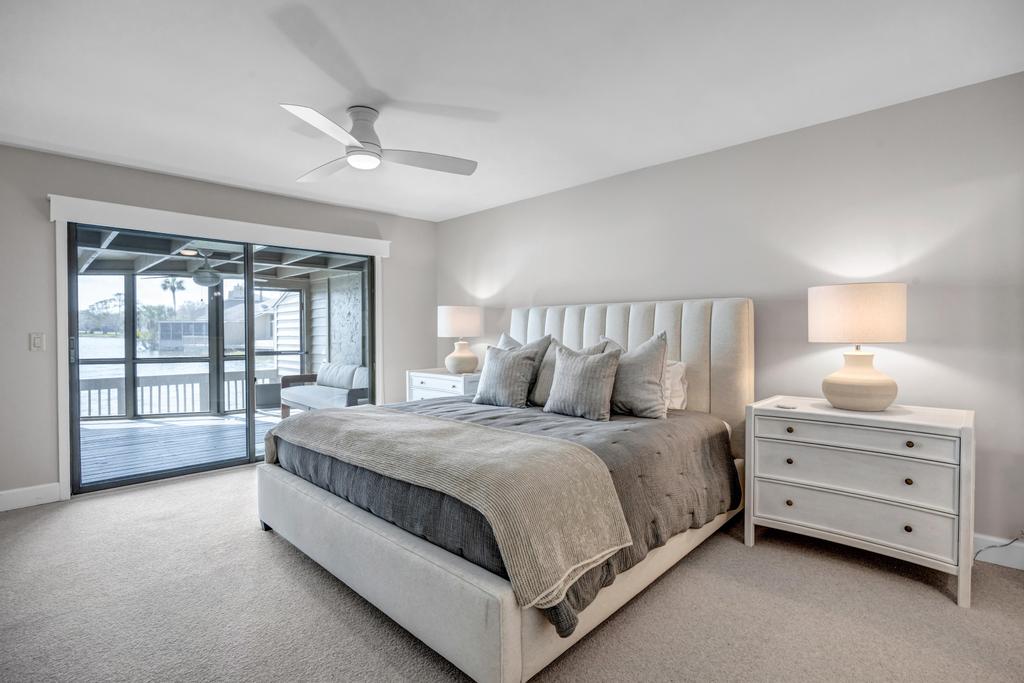 Lakeshore Luxury - Sunny condo near beach w deck | Photo 22