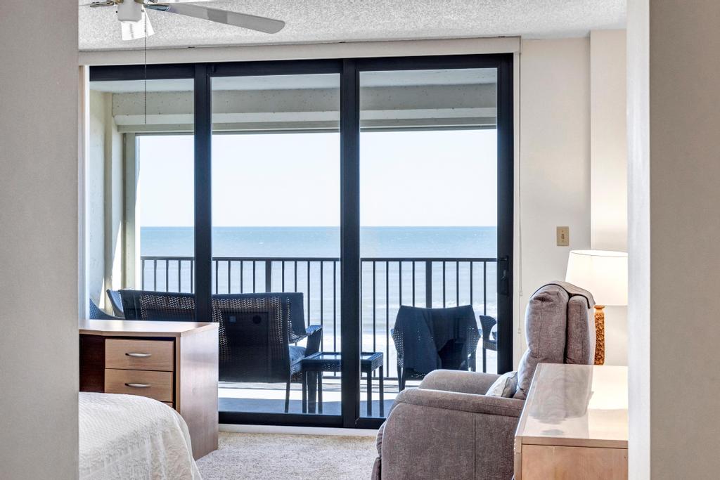 Crescent Breeze - Oceanfront condo w/ lanai & pool | Photo 24