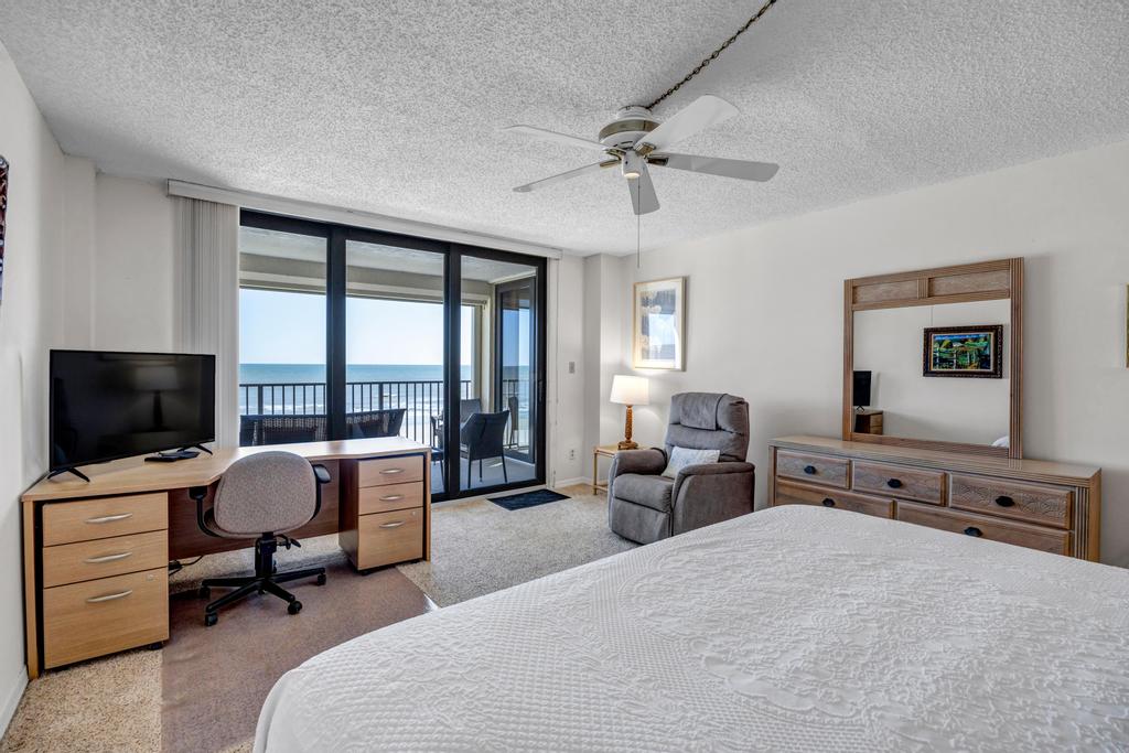 Crescent Breeze - Oceanfront condo w/ lanai & pool | Photo 25