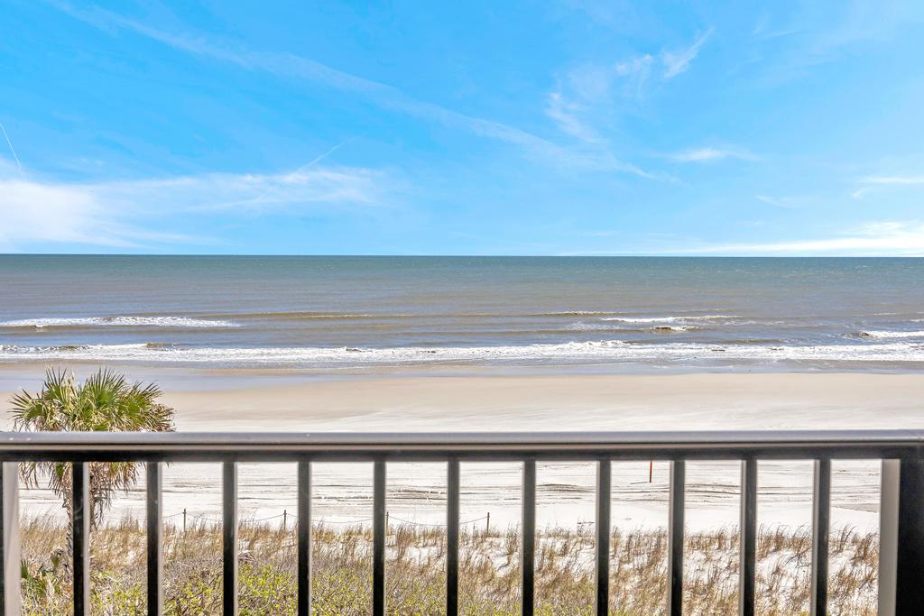 Crescent Breeze - Oceanfront condo w/ lanai & pool | Photo 20