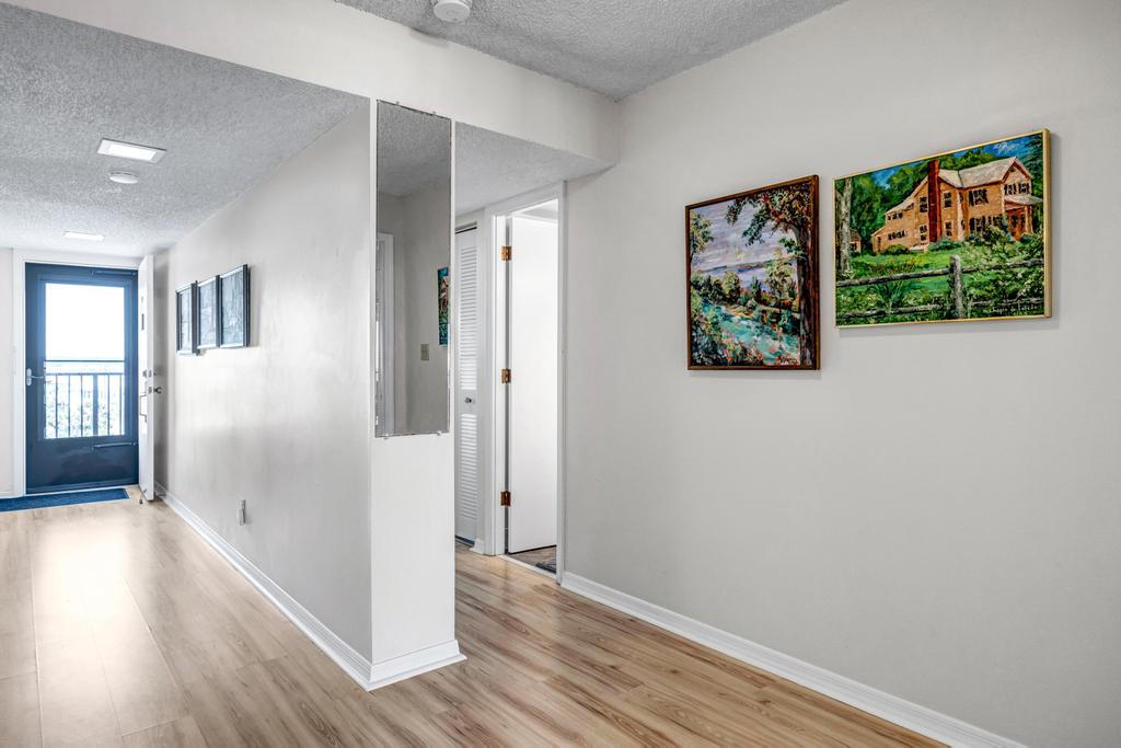 Crescent Breeze - Oceanfront condo w/ lanai & pool | Photo 9