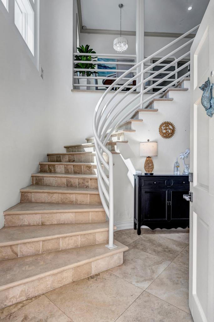 Sea Haven - Oceanfront home w/ pvt beach & deck | Photo 8