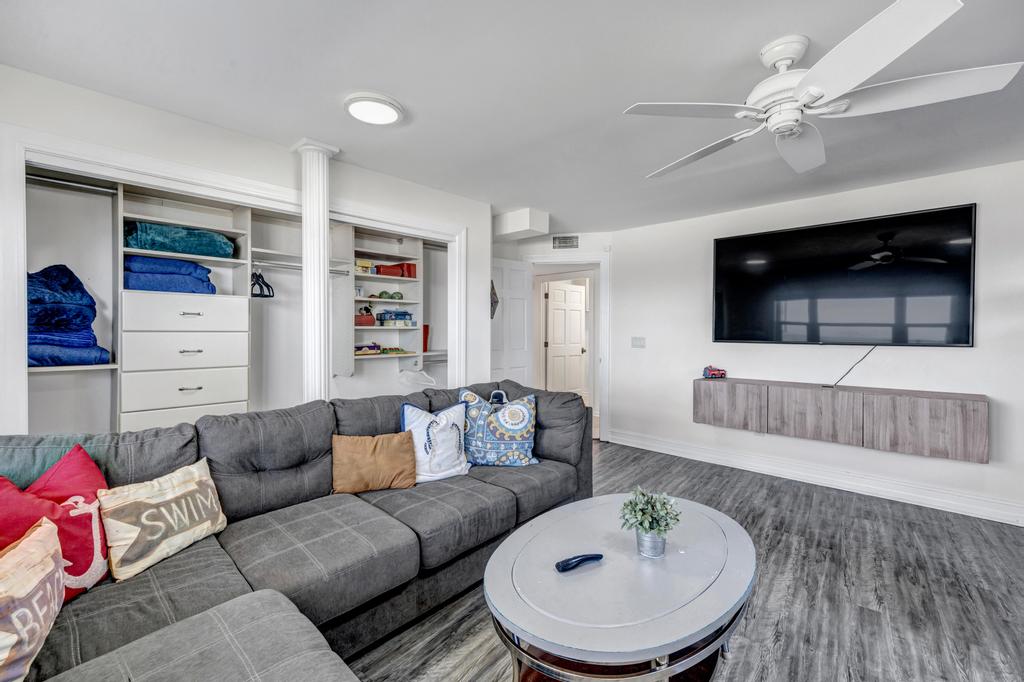 Sea Haven - Oceanfront home w/ pvt beach & deck | Photo 11