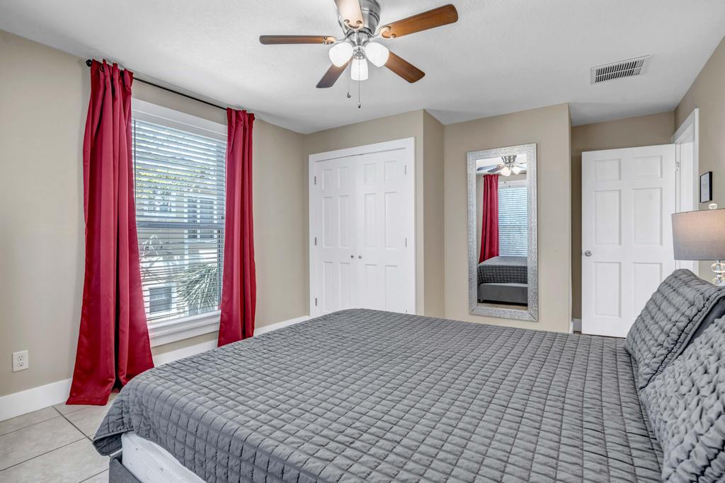 Cordova Palms B - 2BR bungalow w/ porch | Photo 18