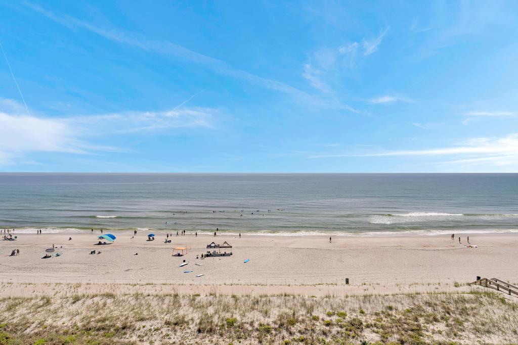 Oceanfront Penthouse Paradise | Photo 14