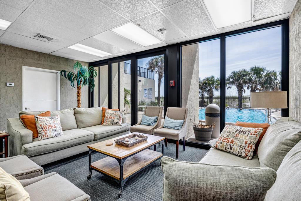 Oceanfront Penthouse Paradise | Photo 27