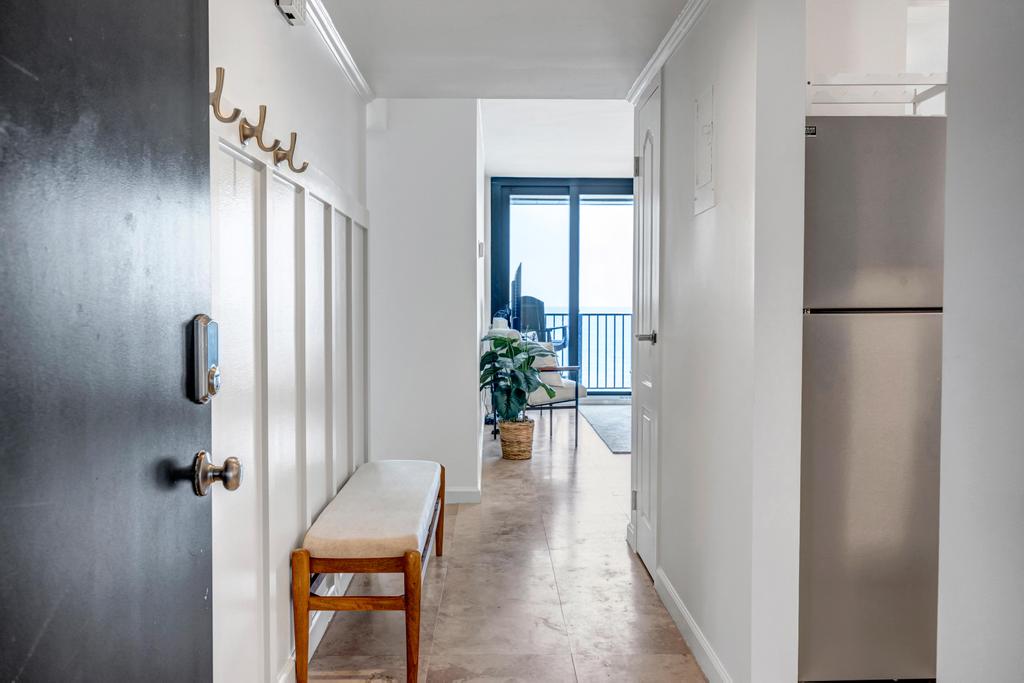 Oceanfront Penthouse Paradise | Photo 4