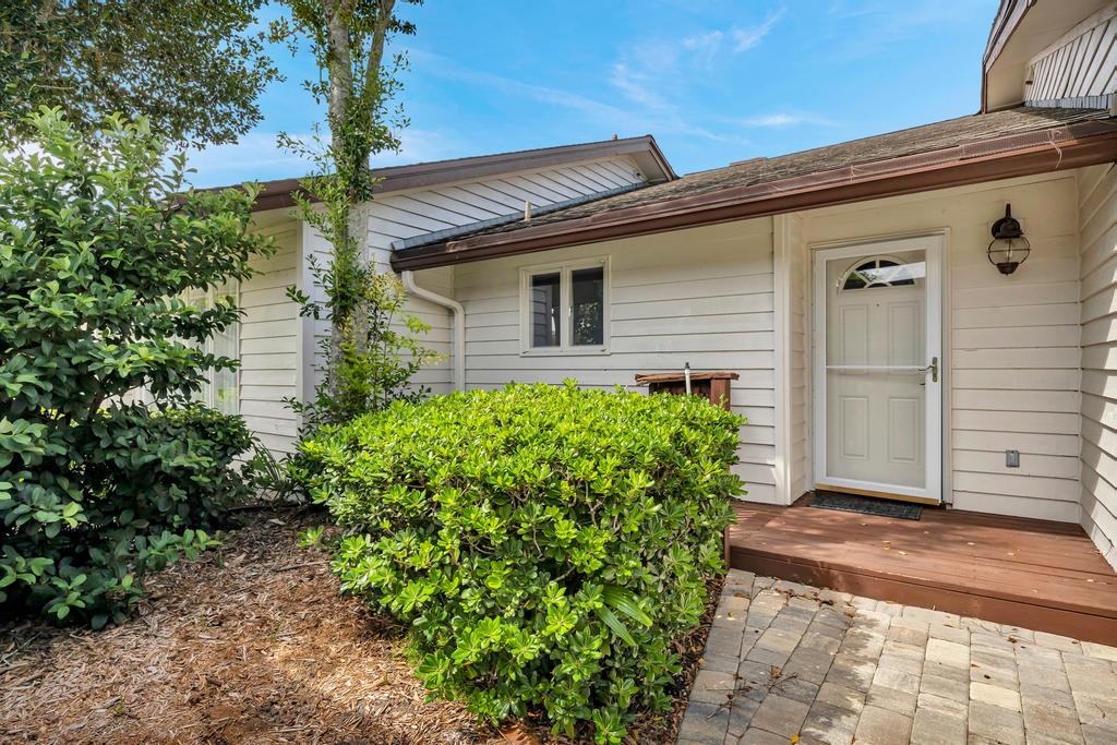 Coastal Comforts - Peaceful condo w/ pool access | Photo 10