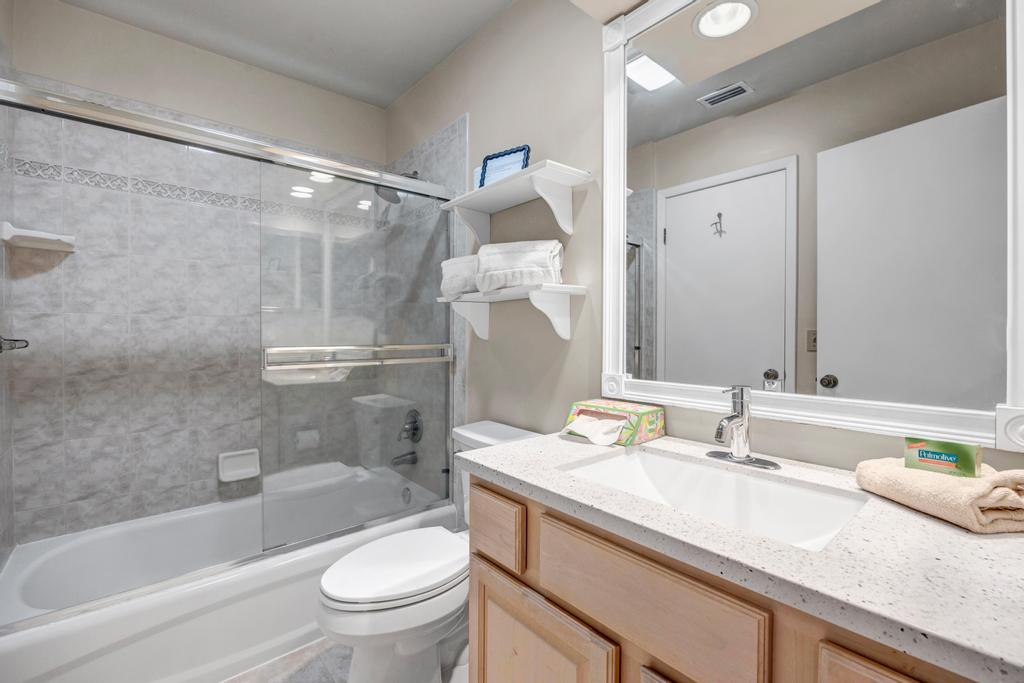 Coastal Comforts - Peaceful condo w/ pool access | Photo 29