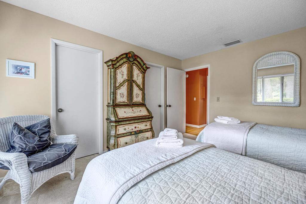 Coastal Comforts - Peaceful condo w/ pool access | Photo 28