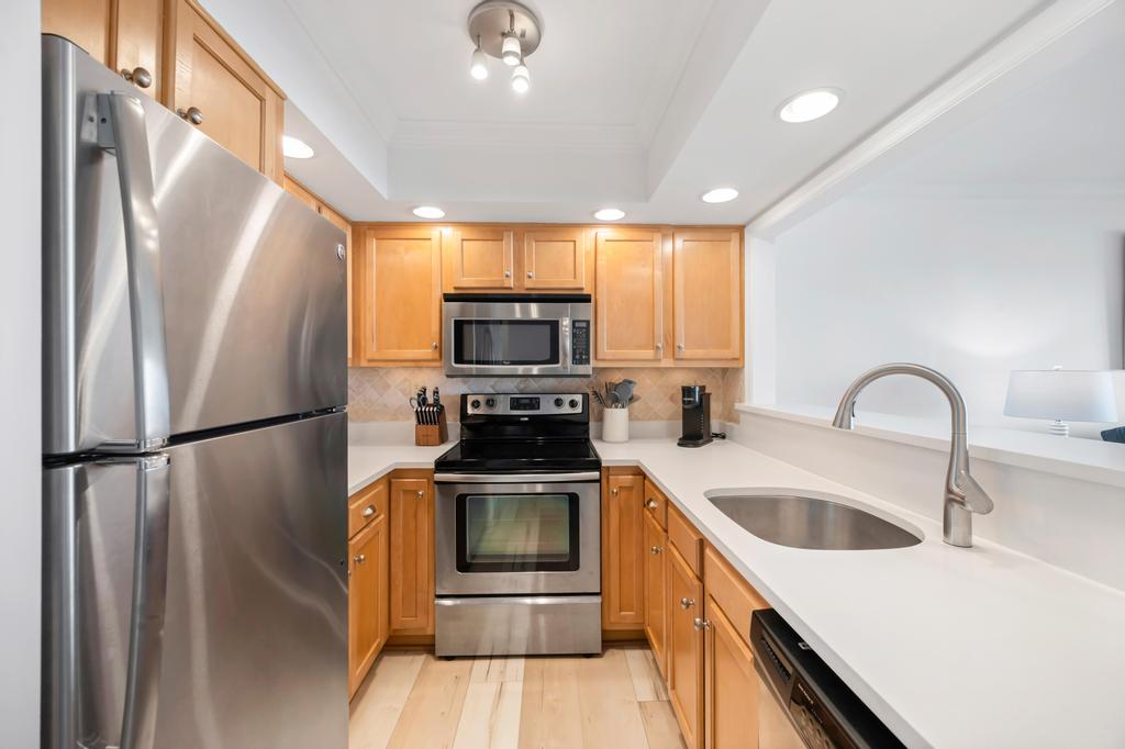 The Tennessea Inn - Oceanfront 1BR w/ beach access | Photo 5