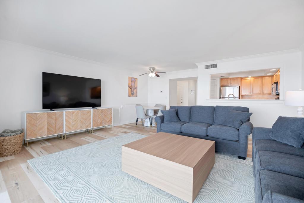 The Tennessea Inn - Oceanfront 1BR w/ beach access | Photo 10