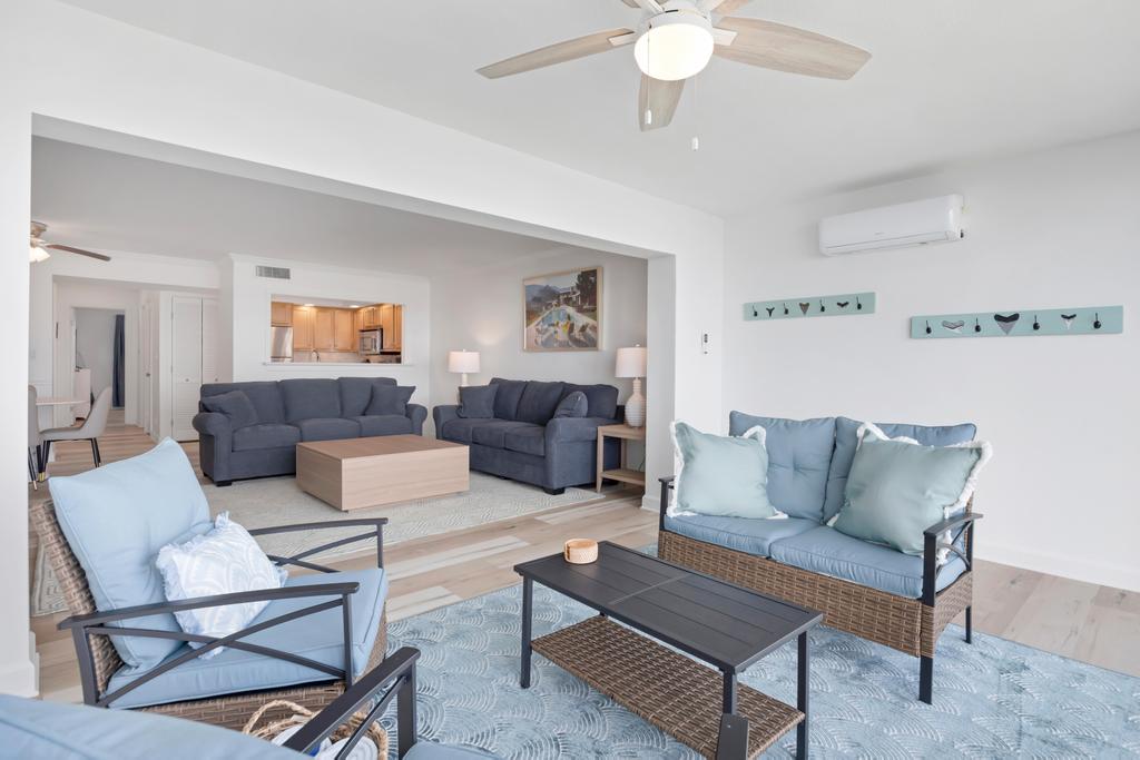 The Tennessea Inn - Oceanfront 1BR w/ beach access | Photo 12