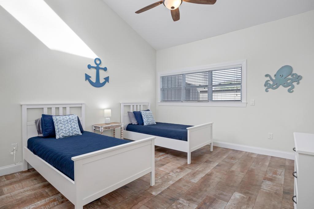 Fore-Shore | Photo 22