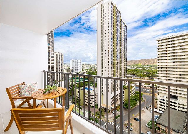 Waikiki Banyan 1711 - Tower 1