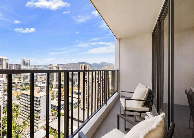 Waikiki Banyan 2004 - T1