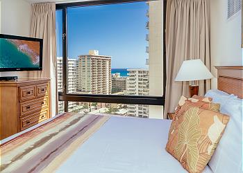 Waikiki Sunset Ocean 1 BDR on the 17th Floor