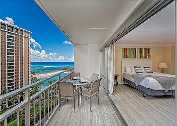 Ilikai Hotel City and Ocean View on the 13th floor