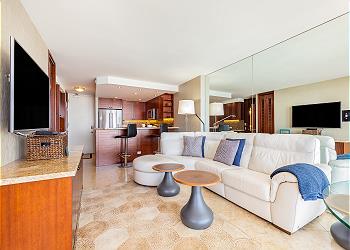 Ilikai Hotel City and Ocean 1 BDR on the 19th floor