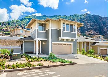 NEW 4BR Home in Makaha Valley Near Beach L