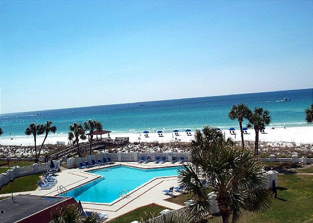 Alicia J Hollis Realtor El Matador Inium 444