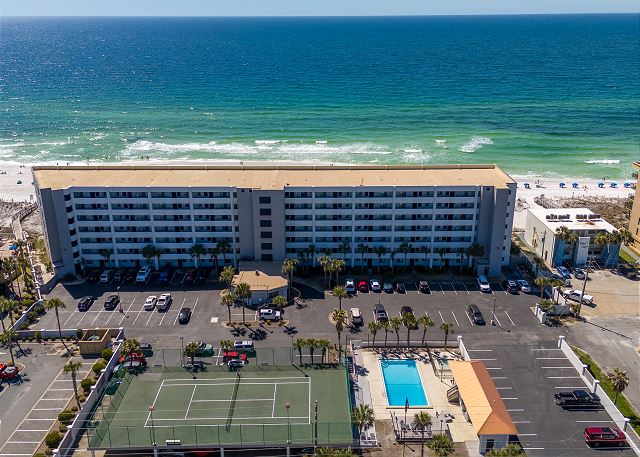 Surf Dweller 412 by Alicia Hollis Rentals