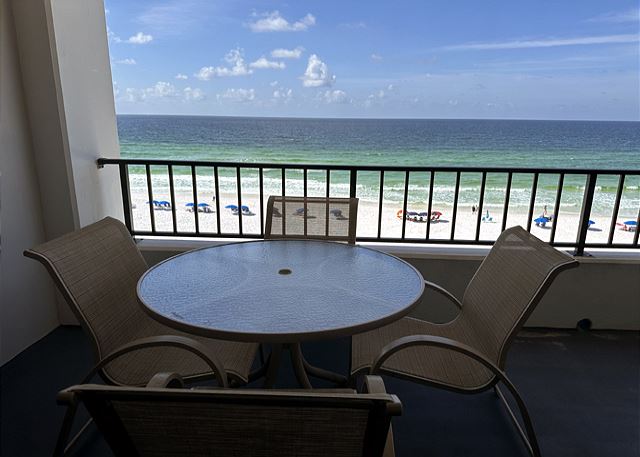 Surf Dweller 611 by Alicia Hollis Rentals Open 5-27