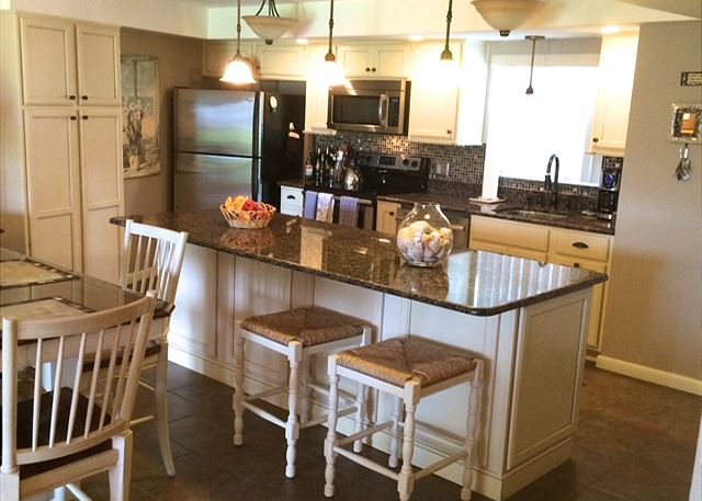 El Matador 215 by Alicia Hollis Rentals Free Daily Beach Chairs