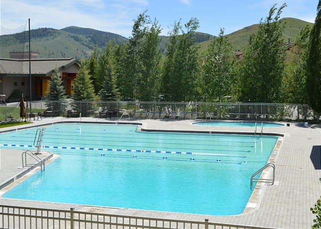 Elkhorn Resort Summer Pool