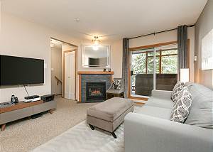 90 Glaciers Reach, a 2br with hot tub & pool in Whistler Village
