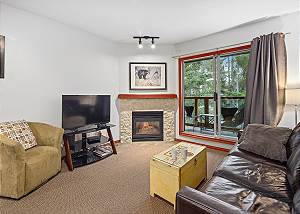 58 Glaciers Reach, a 1br with hot tub & pool in Whistler Village