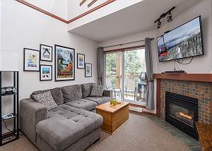 51 Glaciers Reach, a 2br with hot tub & pool in Whistler Village