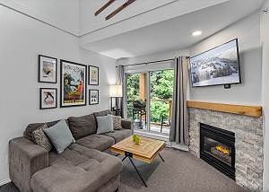 51 Glaciers Reach, a 2br with hot tub & pool in Whistler Village