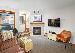 59 Glaciers Reach, a 2br with hot tub & pool in Whistler Village