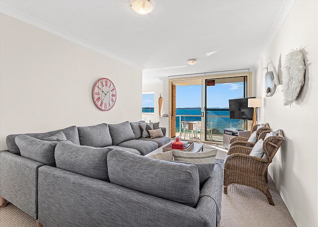 South Pacific, Unit 4/13-15 Shoal Bay Road