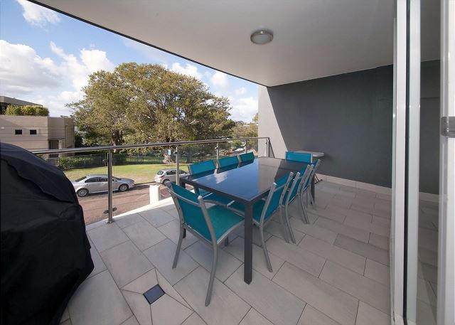 Oasis, Unit 3/5 Laman Street