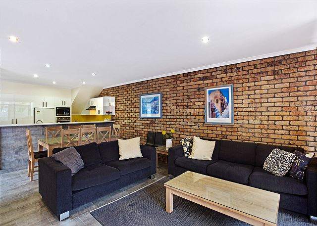 Kurrawa Close, 2/14