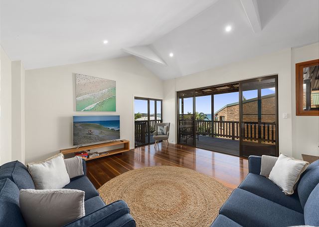 Emerald Seas Beach House Ocean View Crescent 31