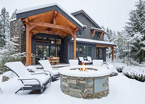Exterior with Snow!