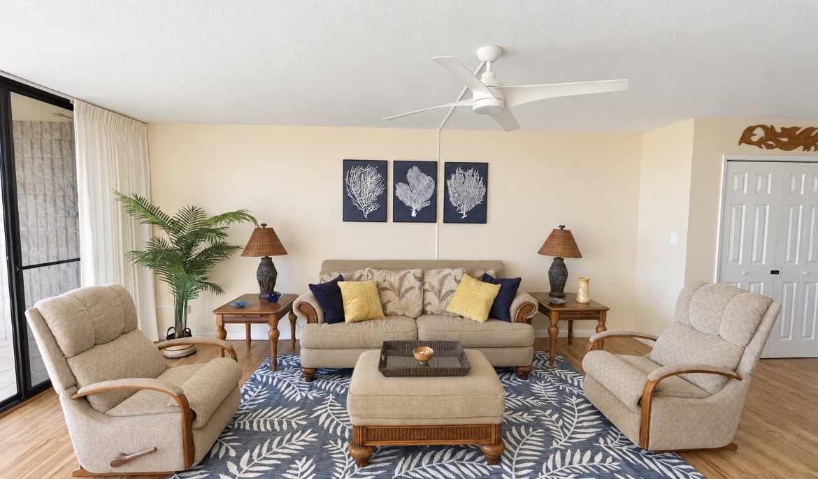 Living room with plenty of seating