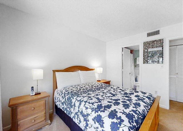 1031 Captains Court 3