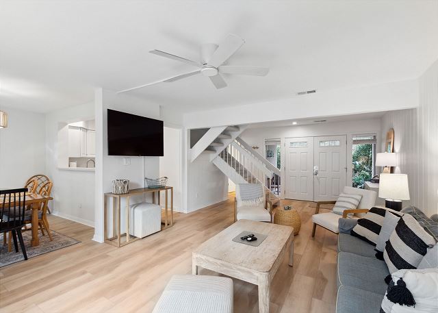 2135 Beachwood 4