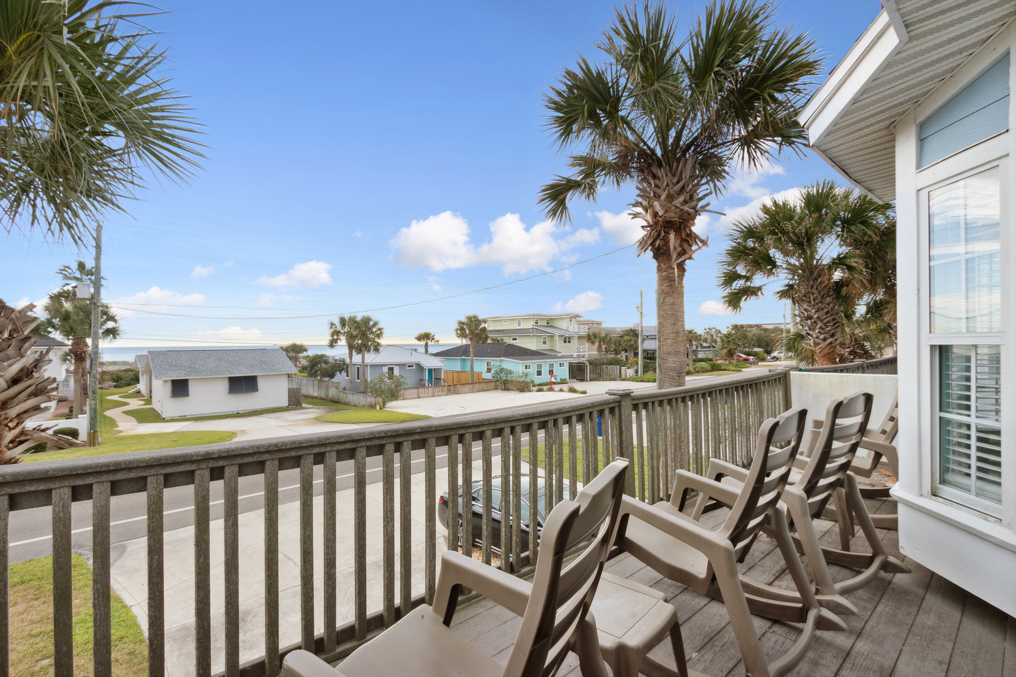 Ocean Access And Private Deck - Charming Coastal Retreat - Fernandina Beach, FL