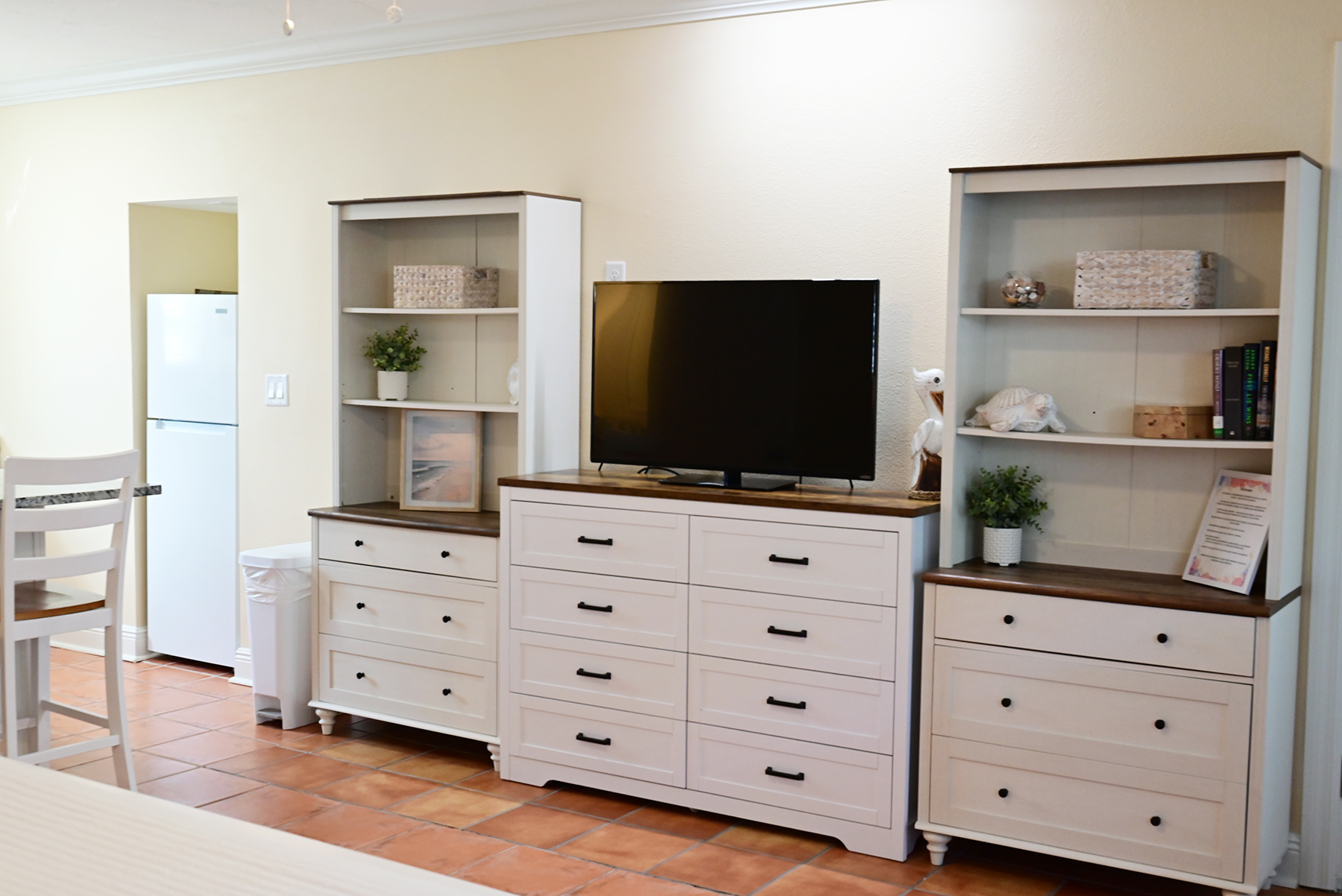 Tv stand 