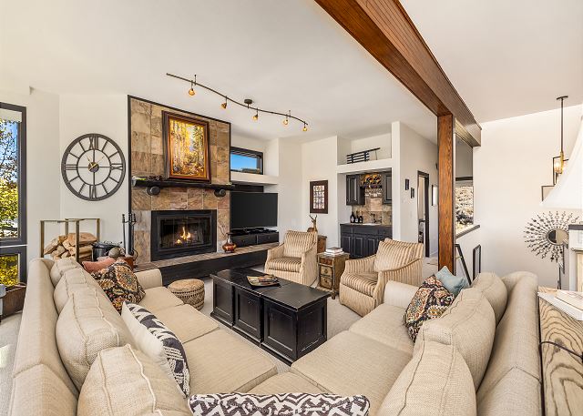 373A Ensign Dr 4